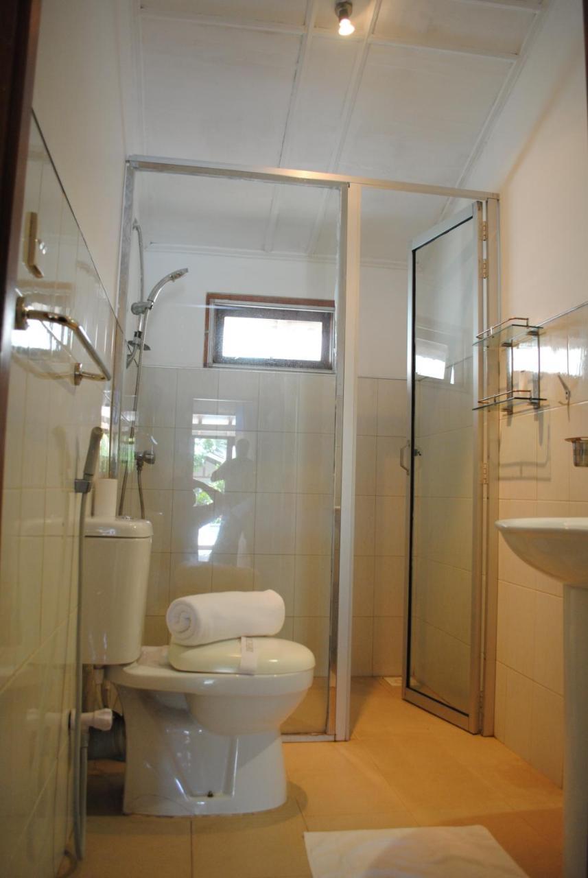 Sujeewani Villa Негомбо Номер фото